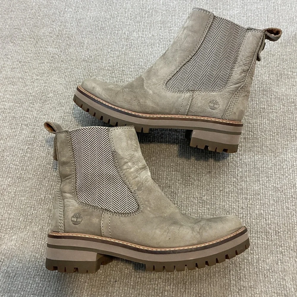 Timberland Chelsea Boots Womens Size 7.5 Tan Nubuck Ankle Lug Sole A1RRK